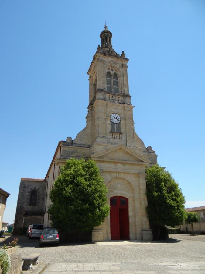 Au Coeur Des Vignobles Bed and Breakfast Saint-Estèphe Buitenkant foto